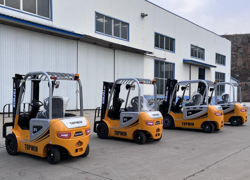 Small Electric Forklift For Sale.jpg