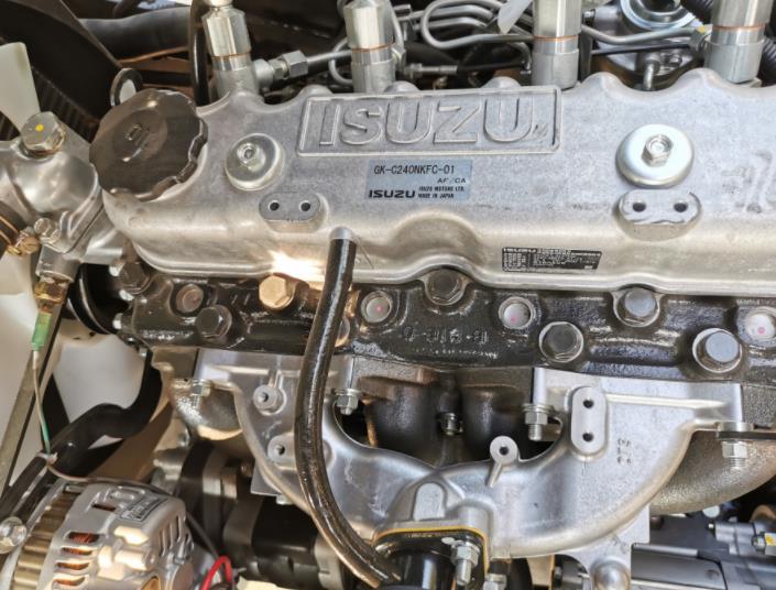 ISUZU Engine.jpg